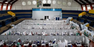 Los muertos por la covid-19 superan ya los tres millones, según la universidad Johns Hopkins