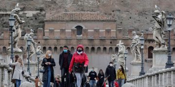 Suben los contagios en Europa y se intenta acelerar el ritmo de vacunación