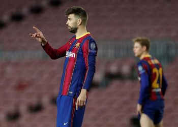 Piqué vuelve a entrenarse con el resto del grupo a dos días del clásico