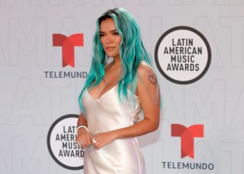 Bad Bunny arrasa y J Balvin se va vacío en los Latin American Music Awards
