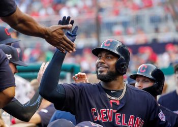 4-1. Reyes pega par de cuadrangulares contra los Tigres