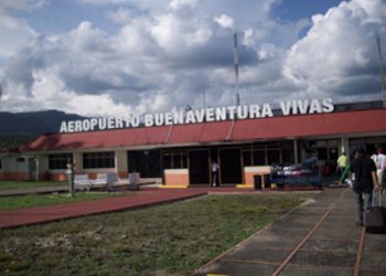 Bernal anuncia que reabren aeropuerto de Santo Domingo y que será internacional