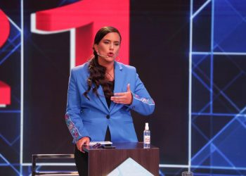 «En Venezuela hay una dictadura», dice candidata peruana de izquierda Mendoza