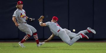 4-3. Tyler O’Neil aprovecha un ‘wild pitch’ y le da el triunfo a los Cardenales sobre los Filis