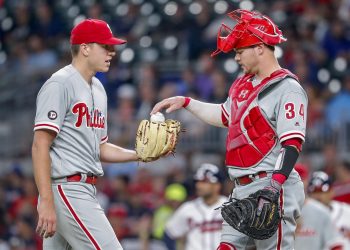 6-5. Ante los Gigantes, Andrew Knapp impulsa el sencillo que garantiza la remontada de los Filis