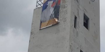 Parroquia Chiquinquirá expone imagen de JGH en su campanario