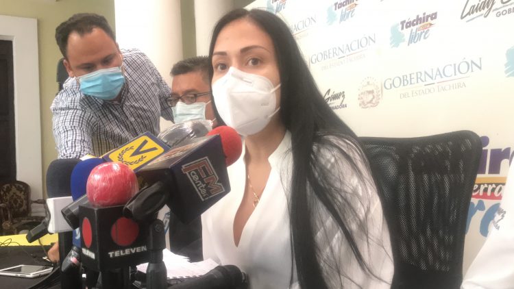 Gobernadora del Táchira, Laidy Gómez, teme por la salud de pacientes oncológicos y renales. Mariana Duque