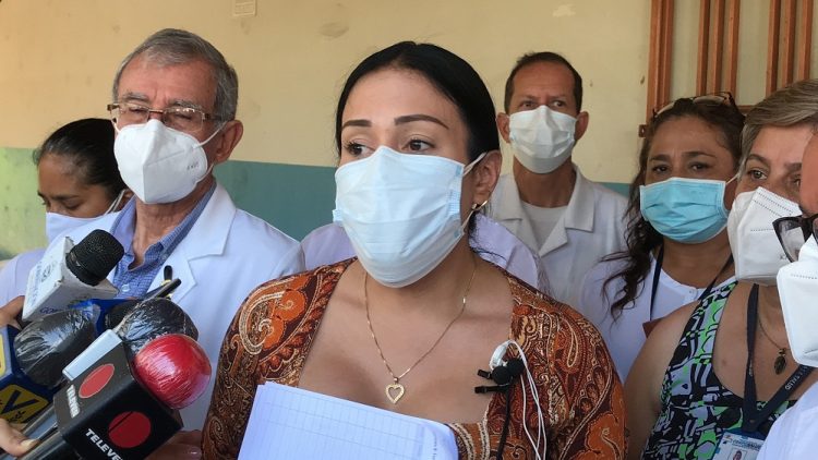 Gobernadora del Táchira, Laidy Gómez, aclaró que su tren ejecutivo no se vacunará hasta que sea vacunado el personal de la salud en su totalidad. Mariana Duque