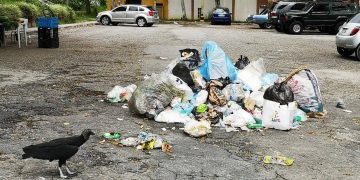 Mérida acumula basura por falta de combustible