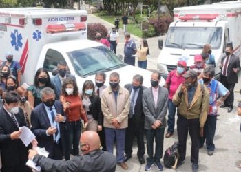 Mérida incorpora once ambulancias a su red de salud