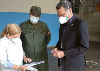 Ramón Nieves entregó 85mil unidades de insumos al IAHULA