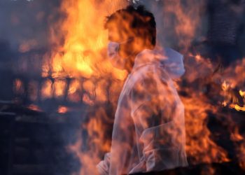 Los casos diarios globales marcan un nuevo récord debido a la situación en la India