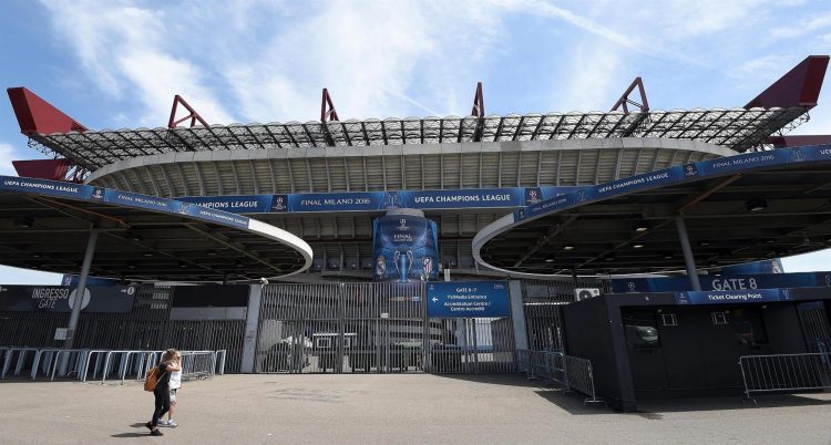 Vista del exterior del estadio Giuseppe Meazza de Milán. EFE/DANIEL DAL ZENNARO/Archivo