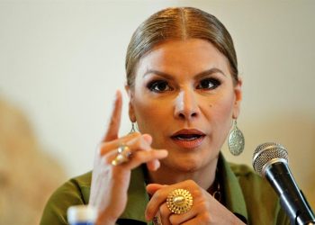 Olga Tañón estrena en su cumpleaños el tema «Te llamo» en diversas versiones