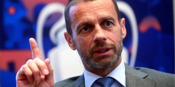 La UEFA no adopta sanciones; estudia «opciones disponibles y pasos a dar»