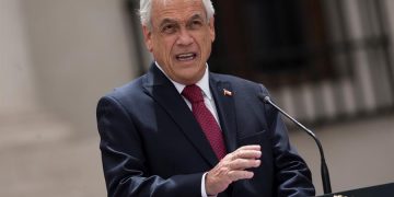 Chile promulga la polémica ley migratoria que busca facilitar las deportaciones