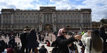 Arranca la segunda jornada adelantada para el voto en casa en Ecuador