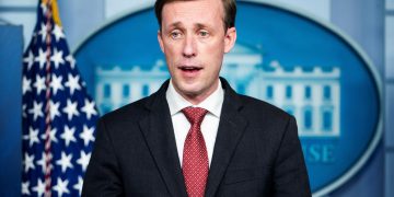 EE.UU. advierte a Rusia que habrá consecuencias si Navalni muere