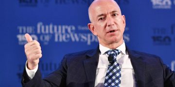 Bezos, Musk y Arnault encabezan la lista de los más ricos de Forbes
