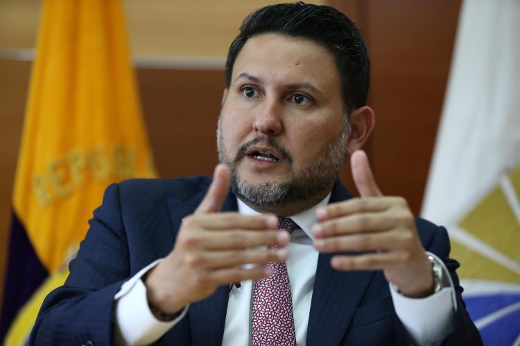 En la imagen, el ministro de Gobierno de Ecuador, Gabriel Martínez. EFE/José Jácome/Archivo