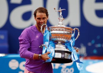 Nadal vuelve a reinar en Barcelona tras una épica final contra Tsitsipas