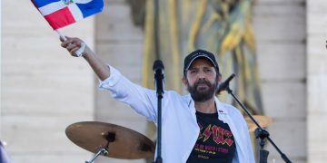 Juan Luis Guerra y Ricardo Montaner unen sus voces en «Dios así lo quiso»