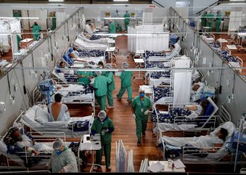 La segunda ola de la pandemia se ensaña con los menores de 40 años en Brasil