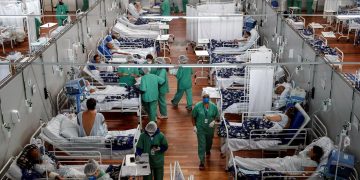 La segunda ola de la pandemia se ensaña con los menores de 40 años en Brasil