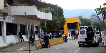 La salud pública en Venezuela, un lujo que se paga en dólares (I)