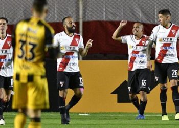 El Aurinegro no pudo con Always Ready