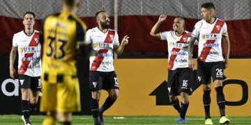 El Aurinegro no pudo con Always Ready