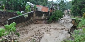 Quebrada de Escuque ruge a punto de pánico