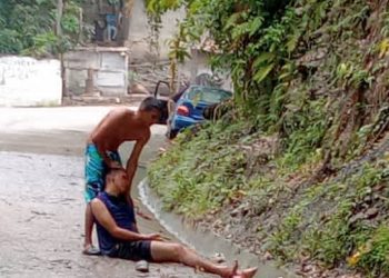 Dos heridos deja colisión de moto y camioneta