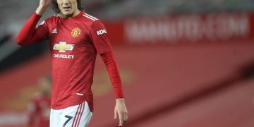 Cavani renueva con el Manchester United hasta 2022