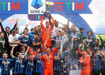 El Inter dispara la fiesta por el «Scudetto»