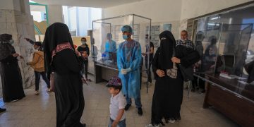 Israel permitirá la entrada de ayuda en Gaza mientras negocia la tregua