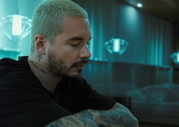 J Balvin pide parar la «guerra civil» que se vive en Colombia