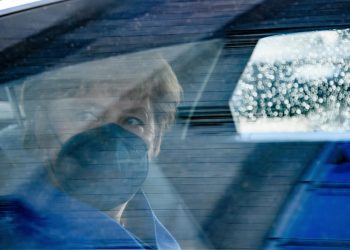Merkel recuerda a las víctimas del nazismo de la II Guerra Mundial