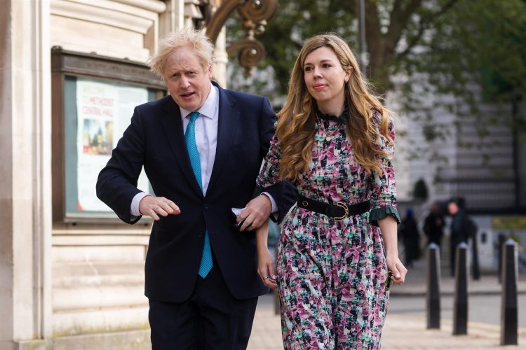 El primer ministro británico, Boris Johnson, y su novia, Carrie Symonds. EFE/EPA/VICKIE FLORES/Archivo