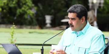 Maduro anuncia una nueva fase de vacunación con 1.300.000 dosis llegadas de China