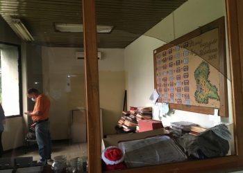 Biblioteca Pública “Leonardo Ruíz Pineda”  entre robos, abandono e indigentes