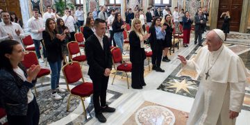 El papa destaca la importancia de relaciones «reales» sobre las «virtuales»