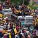 Indígenas colombianos parten de Cali al sur del país en una colorida caravana