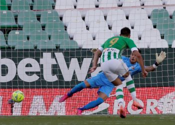 1-0. El Huesca, pese a la derrota, sigue vivo y el Betis en la Liga Europa