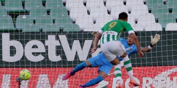 1-0. El Huesca, pese a la derrota, sigue vivo y el Betis en la Liga Europa