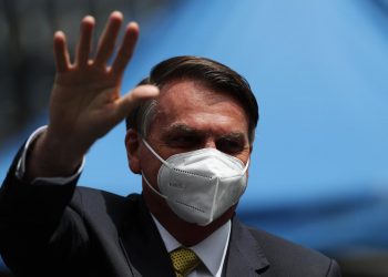 Bolsonaro pide al Supremo quitar restricciones contra la covid en 3 estados
