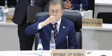 Moon visita EE.UU. en busca de mayor coordinación con Biden sobre Pionyang