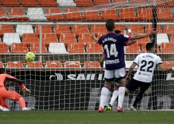 3-0. El Valencia golea con solvencia a un buen Valladolid