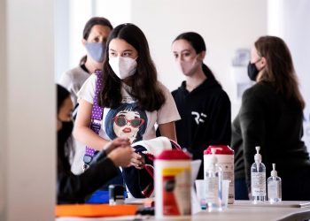 Llega el turno de los adolescentes de EEUU: «Me vacunaré porque amo la vida»