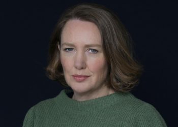 Paula Hawkins» regresa a las librerías el 1 de septiembre con «A fuego lento»